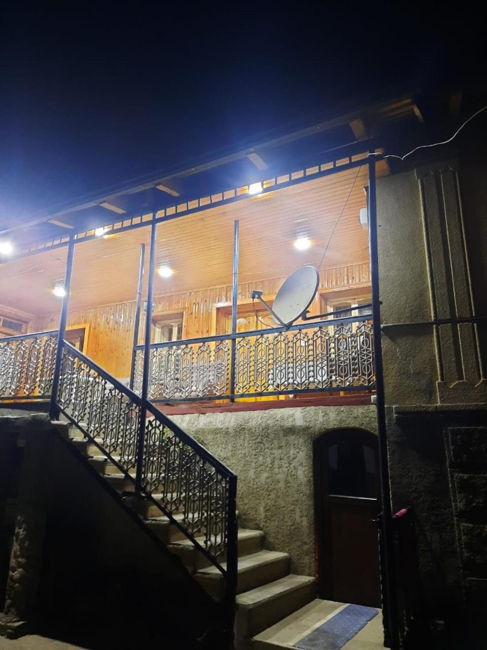 Guesthouse "Megi" Mestia Luaran gambar