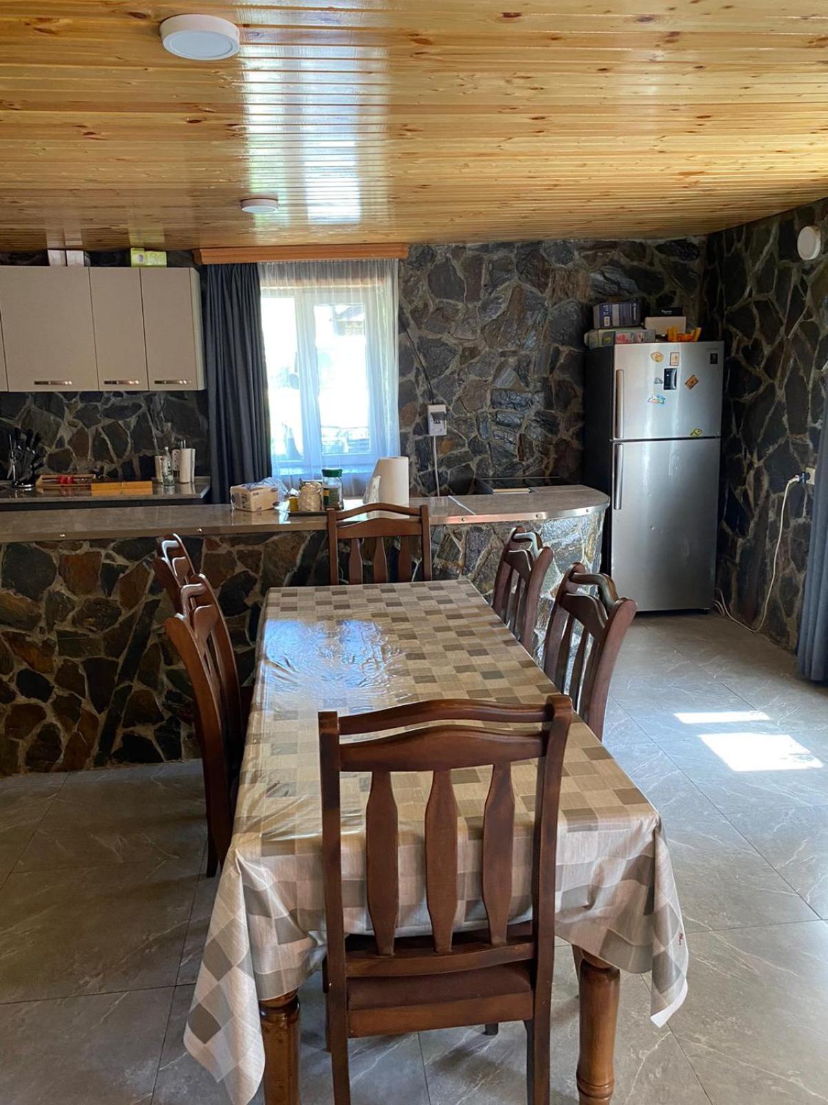 Guesthouse "Megi" Mestia Bilik gambar